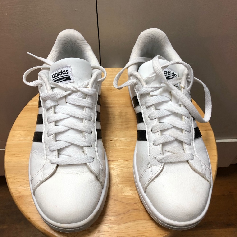 Adidas women’s tennis shoes